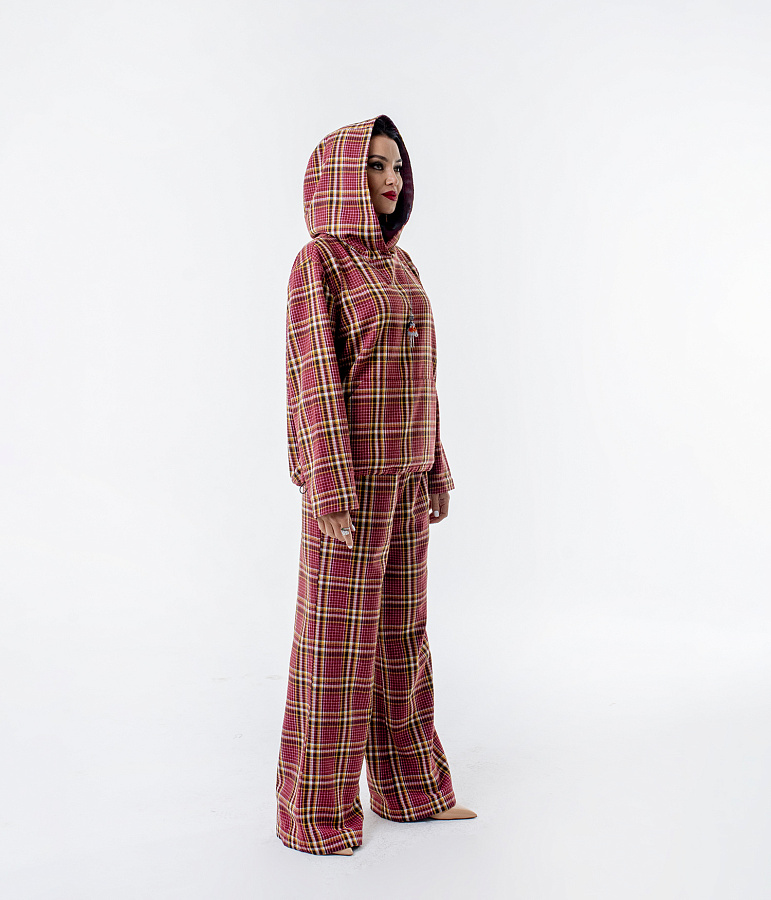 Брючный костюм из костюмной ткани