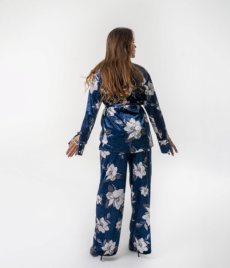 Бархатный костюм